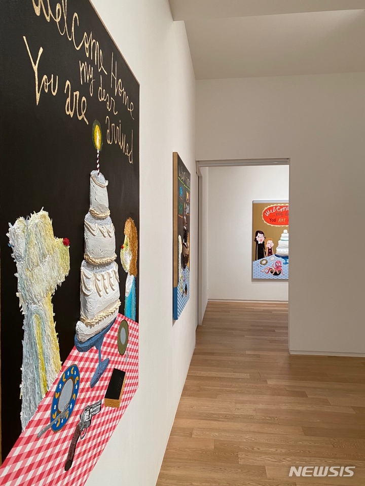 [서울=뉴시스]313 청담 스페이스에서 첫 공개한 우국원 '케이크 시리즈'. 