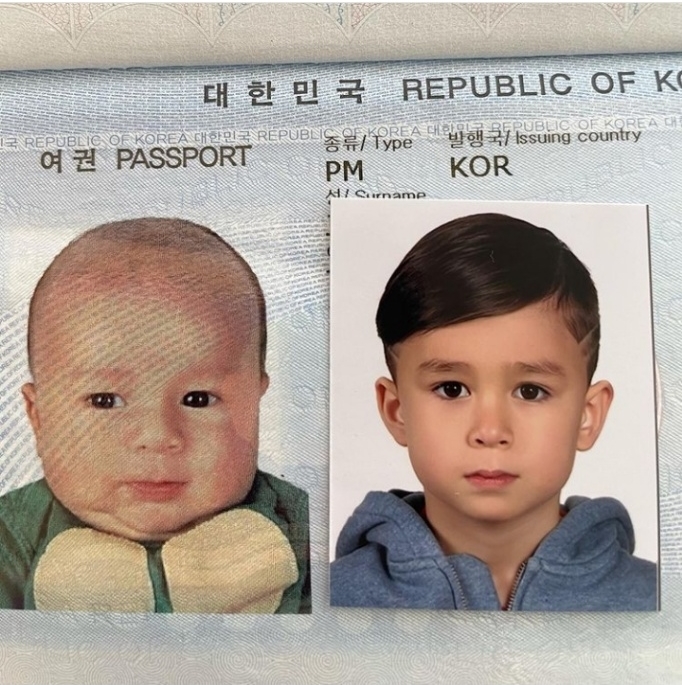 [서울=뉴시스]윌리엄 해밍턴 여권사진 비교. 2022.02.15. (사진=윌리엄 해밍턴 인스타그램 캡처) photo@newsis.com*재판매 및 DB 금지 *재판매 및 DB 금지