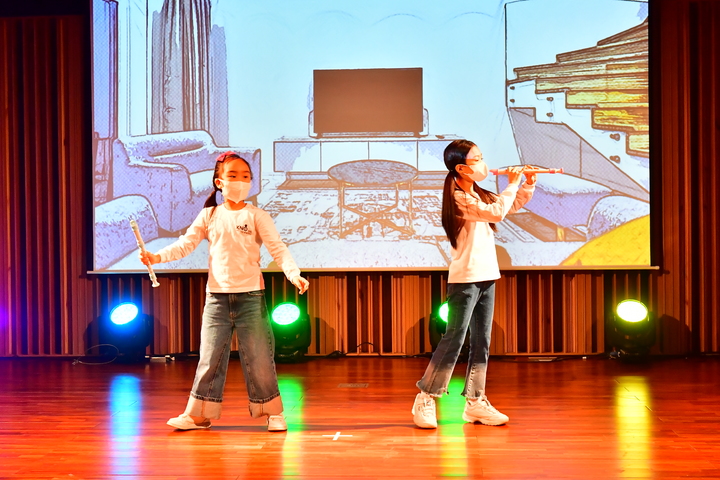 [서울=뉴시스]어린이를 위한 '랄라 오페라 놀이터' 프로그램. (사진=국립오페라단 제공) 2022.02.16. photo@newsis.com *재판매 및 DB 금지