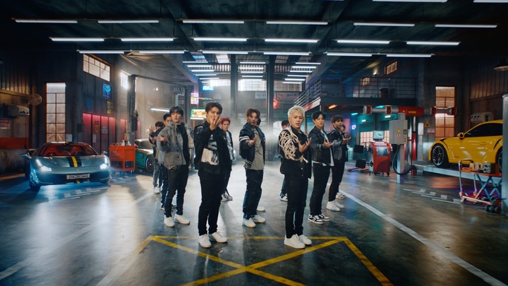 [서울=뉴시스] 트레저 직진 MV 2022.01216. (사진= YG엔터테인먼트 제공) photo@newsis.com *재판매 및 DB 금지&nbsp; *재판매 및 DB 금지