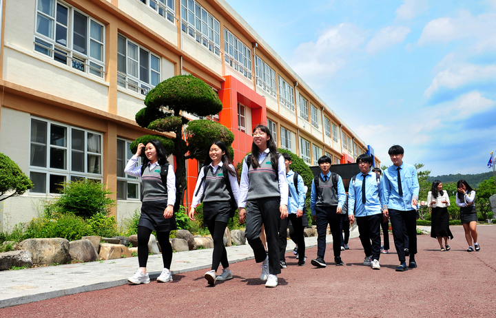 [진주=뉴시스] 진주외국어고등학교 학생들. *재판매 및 DB 금지