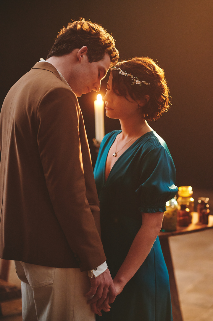 [서울=뉴시스]영국 국립극장 '로미오와 줄리엣' 공연 사진. (사진=Rob Youngson/국립극장 제공) 2022.02.18. photo@newsis.com *재판매 및 DB 금지