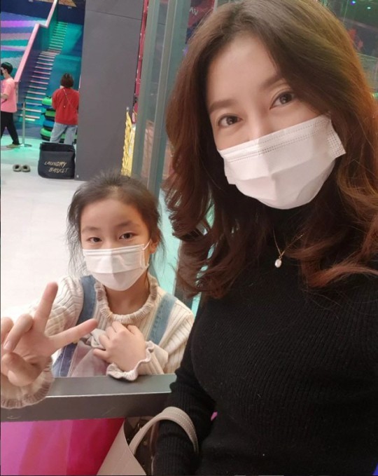 [서울=뉴시스] 이지현과 딸의 모습 2021.02.19.(사진=이지현 인스타그램) photo@newsis.com *재판매 및 DB 금지