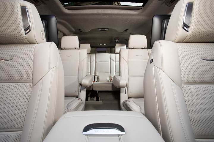 캐딜락, 공간성 대폭 확장 '에스컬레이드 ESV' 출시…1억6357만원