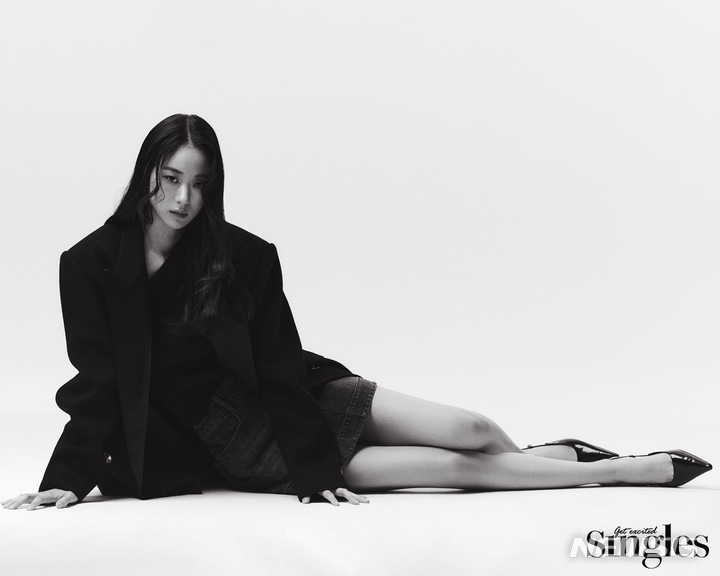 [서울=뉴시스] 이이담 화보 . 2022.02.23. (사진 = 싱글즈 제공 ) photo@newsis.com*재판매 및 DB 금지