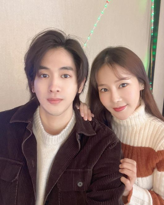 [서울=뉴시스] 류필립, 미나 2021.02.23.(사진=인스타그램 캡처) photo@newsis.com *재판매 및 DB 금지