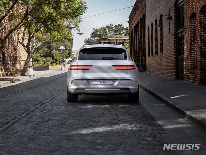 [서울=뉴시스]GV70 전동화 모델 (사진=제네시스 제공)