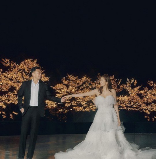 [서울=뉴시스] 이규혁 손담비 2021.02.24.(사진=엘르) photo@newsis.com *재판매 및 DB 금지