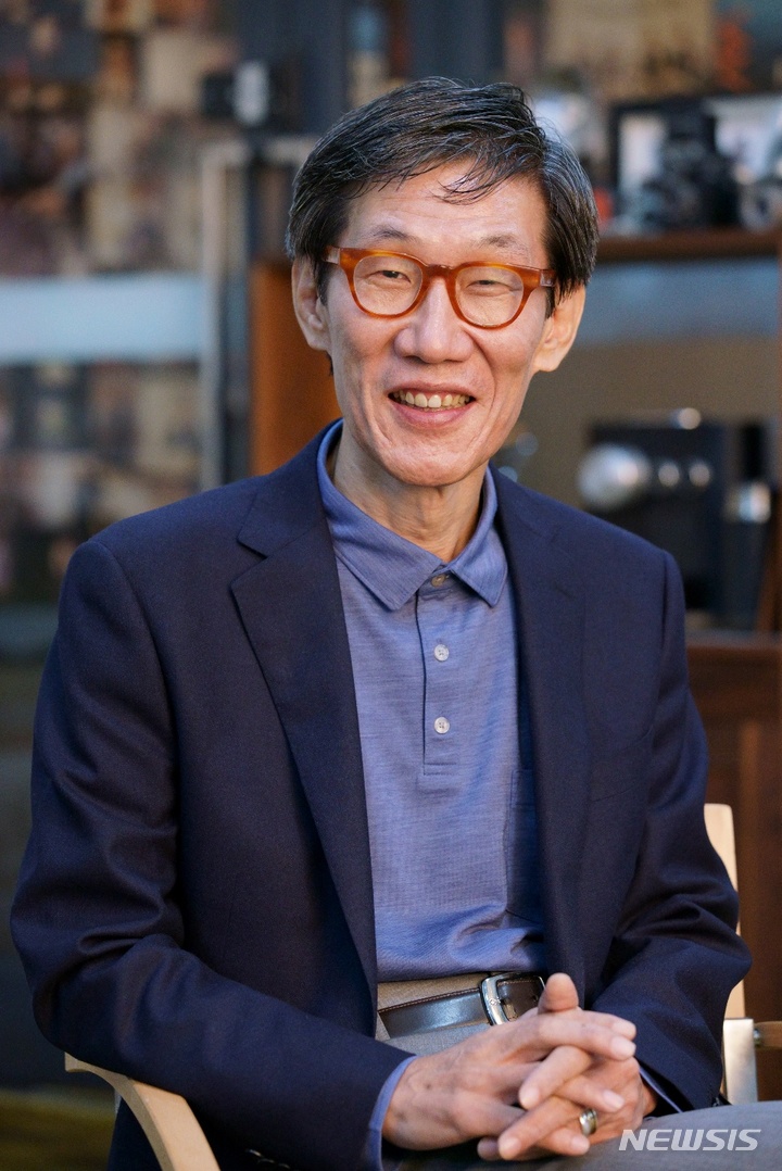 [서울=뉴시스] 뉴시스 주최 2022년 '대한민국 일자리 대상' 심사위원장을 맡은 이동규 경희대학교 경영대학원 교수. *재판매 및 DB 금지