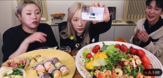 [서울=뉴시스] 입짧은햇님, 태연, 키 2021.02.24.(사진=유튜브 방송 캡처) photo@newsis.com *재판매 및 DB 금지