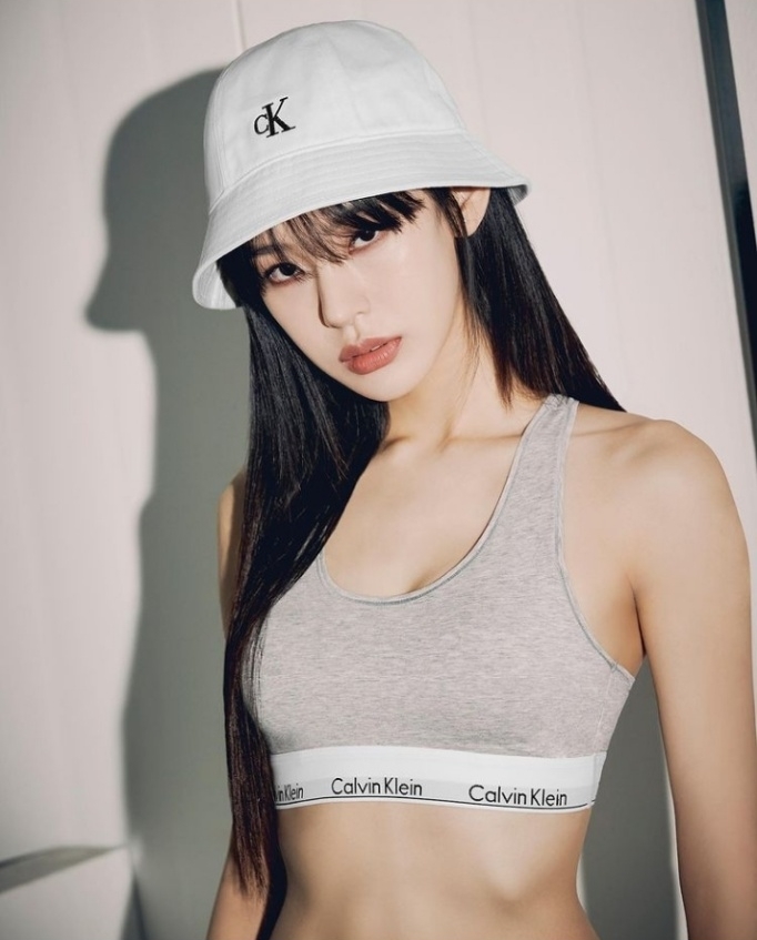 [서울=뉴시스]노제 캘빈 클라인 화보.2022.02.24. (사진=노제 인스타그램 캡처) photo@newsis.com*재판매 및 DB 금지 *재판매 및 DB 금지