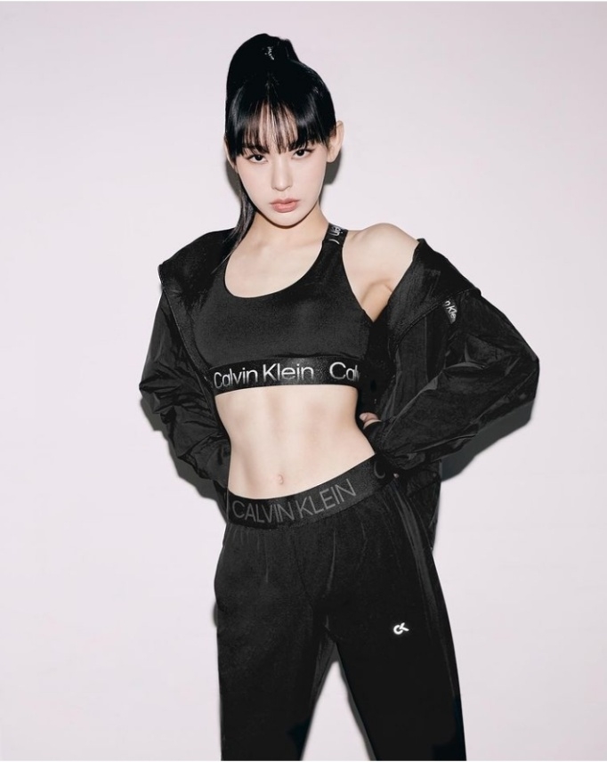 [서울=뉴시스]노제 캘빈 클라인 화보.2022.02.24. (사진=노제 인스타그램 캡처) photo@newsis.com*재판매 및 DB 금지 *재판매 및 DB 금지