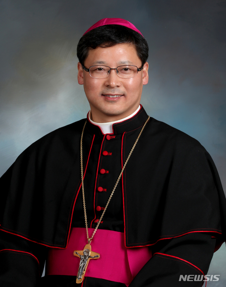 [서울=뉴시스] 천주교 서울대교구장 정순택 대주교. (사진=천주교 서울대교구 제공) 2022.03.03. photo@newsis.com *재판매 및 DB 금지