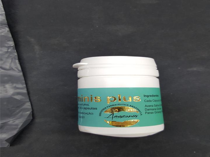  식품의약품안전처는 온라인 상에서 발기부전치료제 성분이 포함된 제품이나 흥분제·최음제에 해당하는 제품을 건강보조식품으로 둔갑시켜 판매·광고한 누리집 176건을 적발했다고 25일 밝혔다. 사진은 식약처가 적발한 정력 증진 광고 제품.(사진 : 식약처 제공) *재판매 및 DB 금지