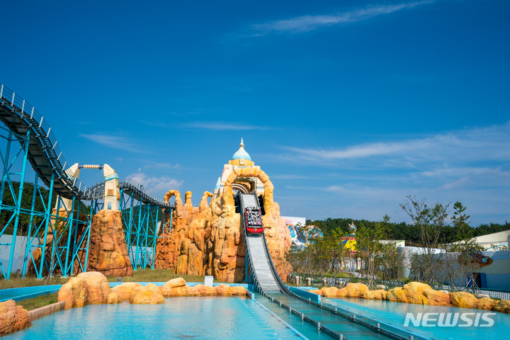 [창원=뉴시스] 2월 26일 운행을 재개하는 마산로봇랜드의 인기 기종 '새로운 항해'.(사진=마산로봇랜드 제공) 2022.02.25. photo@newsis.com