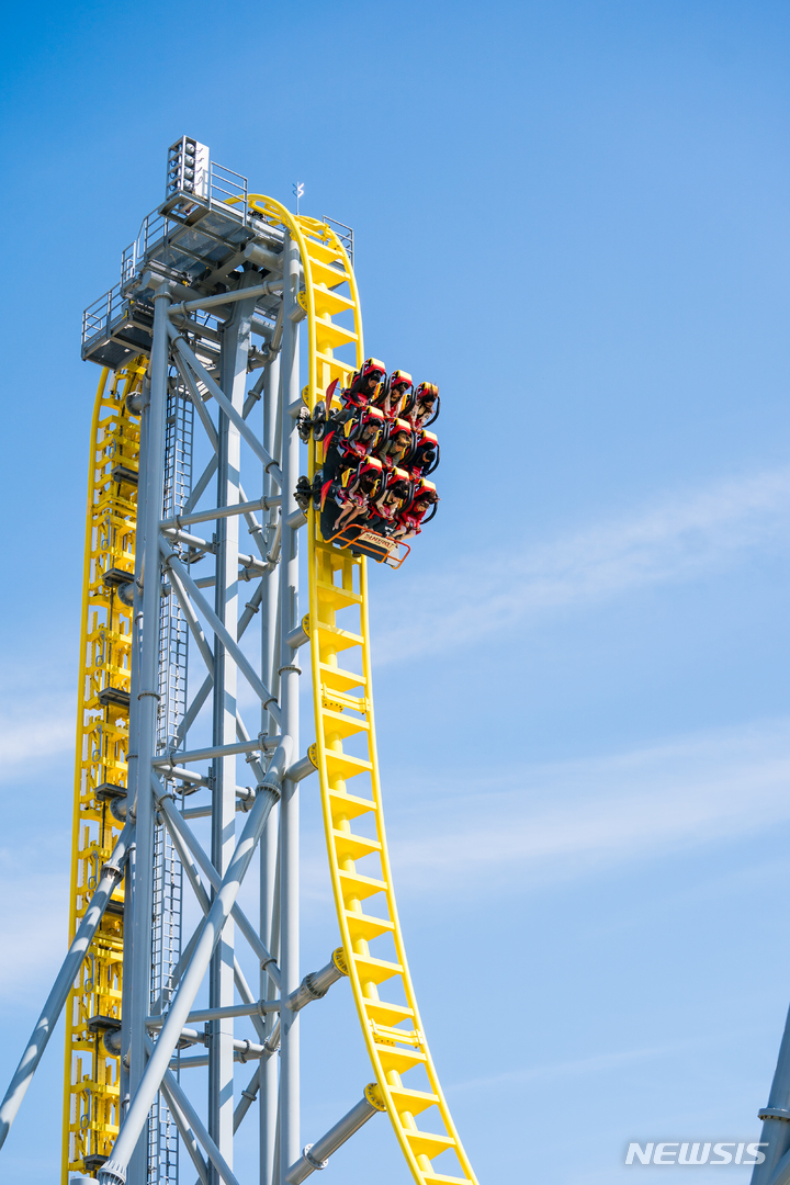 [창원=뉴시스] 마산로봇랜드의 인기 기종 '쾌속 열차'.(사진=마산로봇랜드 제공) 2022.02.25. photo@newsis.com