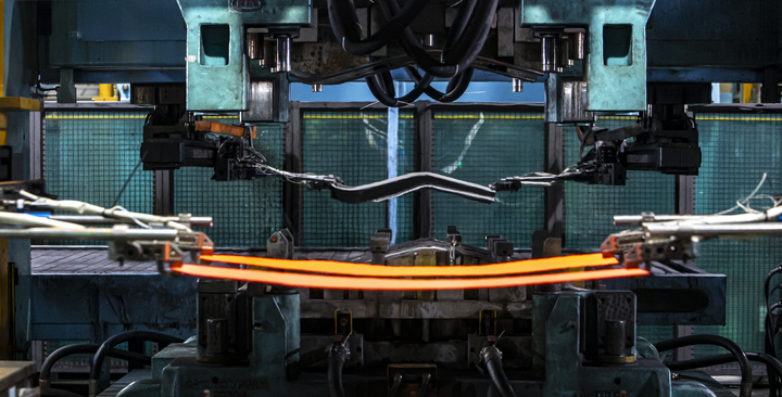 [서울=뉴시스] 현대제철 예산 공장에서 생산 중인 자동차용 고강도 핫스탬핑 부품. (사진=현대제철 제공) *재판매 및 DB 금지