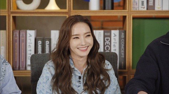 [서울=뉴시스] 한채영 2022.02.28. (사진 = KBS 2TV '옥탑방의 문제아들' 제공) photo@newsis.com*재판매 및 DB 금지 *재판매 및 DB 금지