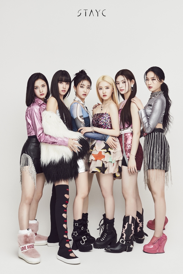 [서울=뉴시스]그룹 스테이씨. 2022.02.28. (사진=하이업엔터테인먼트 제공) photo@newsis.com*재판매 및 DB 금지 *재판매 및 DB 금지