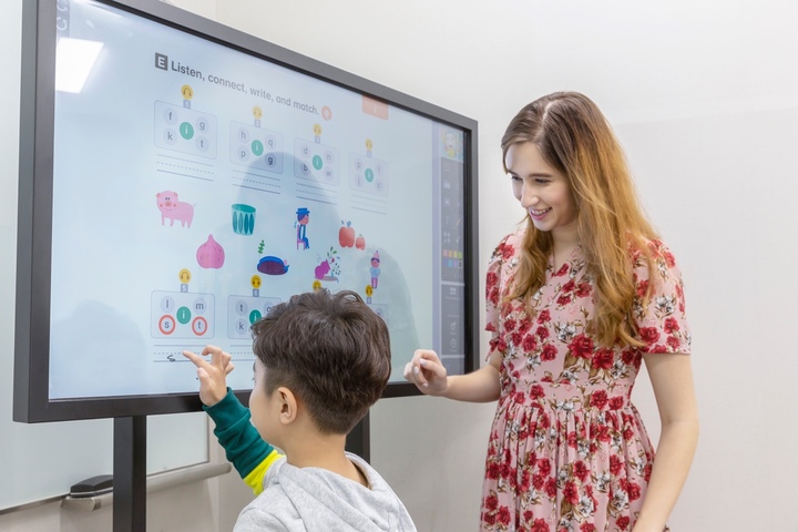 롯데몰 월드점, 프리미엄 영어유치원 오픈