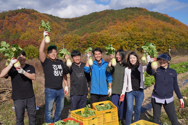 [안동=뉴시스] 경북에 정착한 청년농부들. (사진=경북도 제공) 2022.03.01 *재판매 및 DB 금지