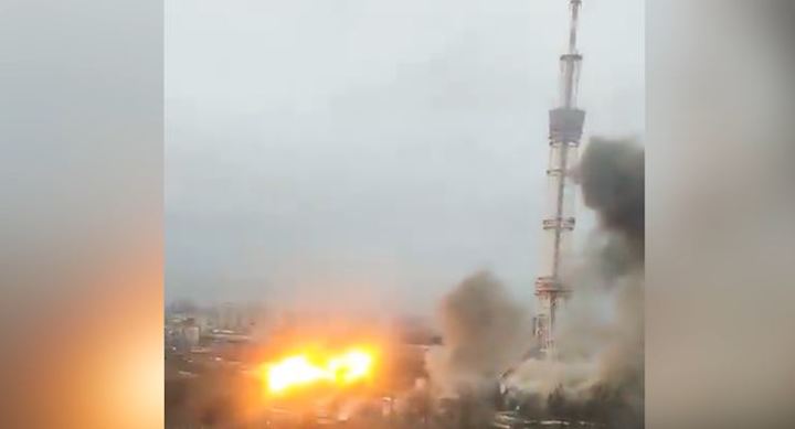 1일 러시아가 우크라이나 수도 크이우(키예프)의 TV타워에 포격을 가했다. *재판매 및 DB 금지