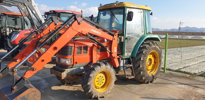 노후농기계인 트랙터. *재판매 및 DB 금지