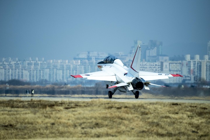  *재판매 및 DB 금지