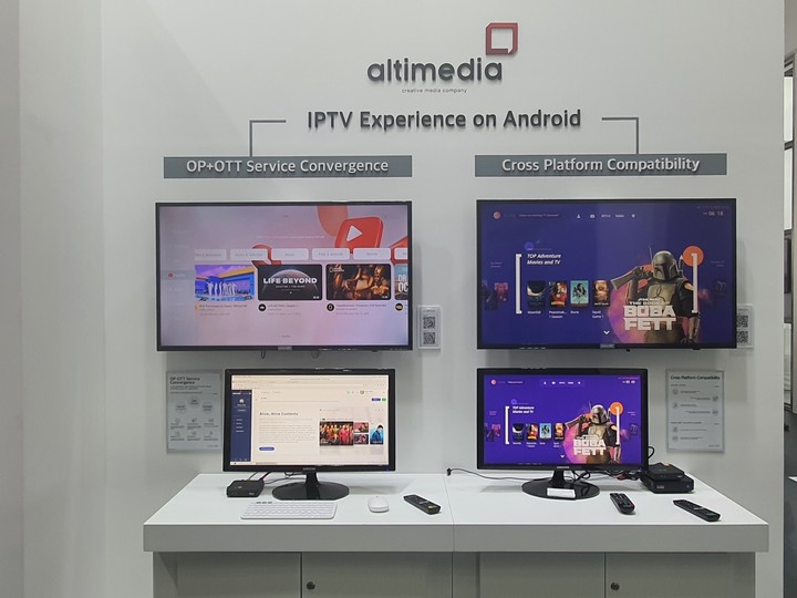 KT 자회사 알티미디어가 1일(현지시간) 스페인 바르셀로나에서 열리고 있는 모바일월드콩그레스(MWC) 2022에서 자사의 유료방송 솔루션 서비스를 소개하고 있다. *재판매 및 DB 금지