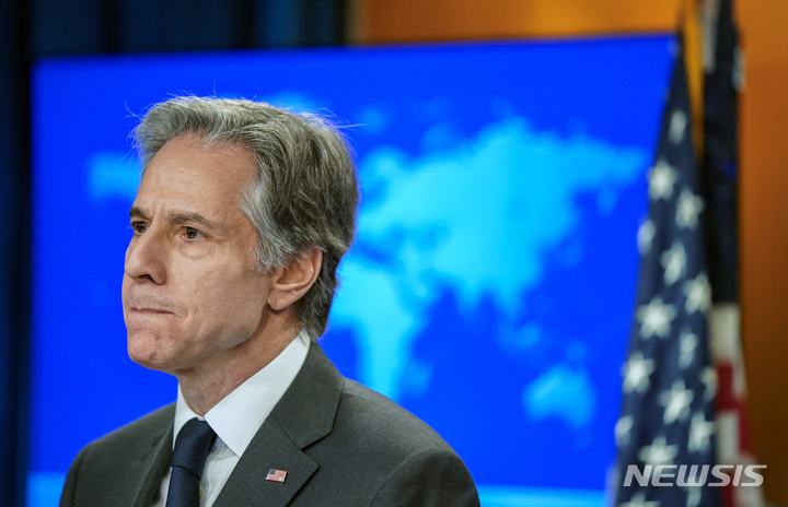 [워싱턴=AP/뉴시스] 토니 블링컨 미 국무장관이 2일(현지시간) 워싱턴 국무부에서 러시아의 우크라이나 침공에 대해 기자회견하고 있다. 2022.03.03.
