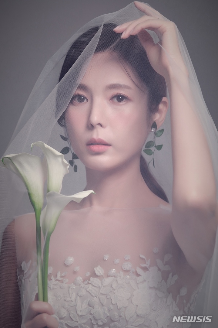 [서울=뉴시스] 금비 웨딩 사진 . 2022.03.04. (사진 = GB엔터테인먼트 제공 ) photo@newsis.com*재판매 및 DB 금지