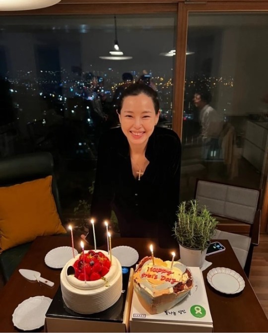 [서울=뉴시스] 이하늬 2021.03.06.(사진=이하늬 인스타그램) photo@newsis.com  *재판매 및 DB 금지