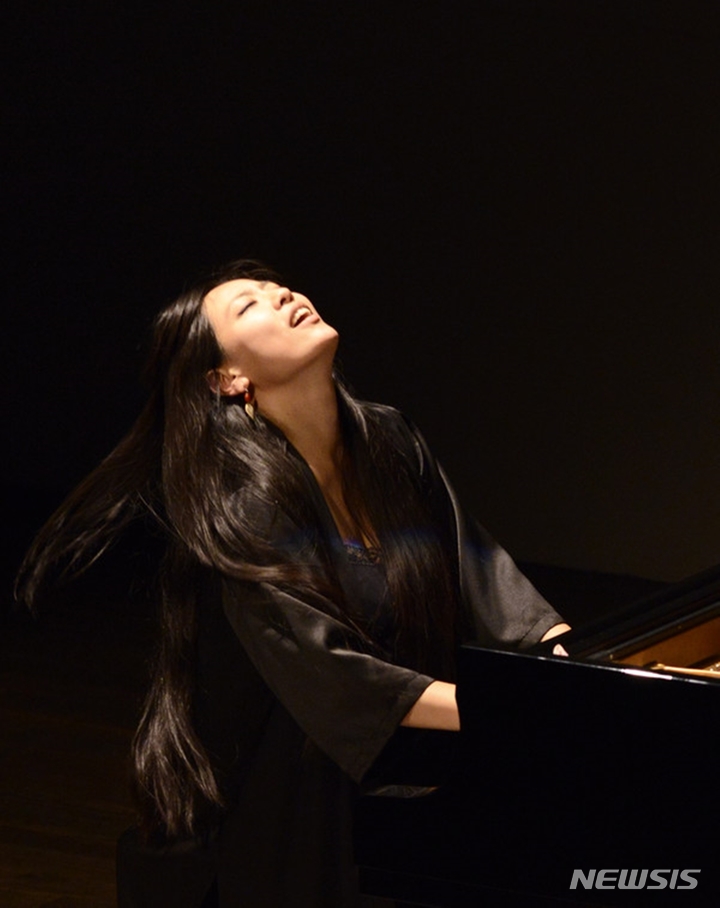[서울=뉴시스] 피아니스트 임현정. (사진=다나기획사 제공) 2022.03.07. photo@newsis.com *재판매 및 DB 금지
