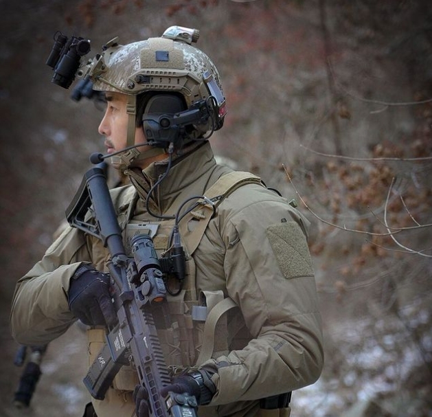[서울=뉴시스] 유튜브 콘텐츠 '가짜 사나이'로 유명해진 이근 전 해군특수전전단(UDT/SEAL) 대위. (사진=이근 SNS 캡쳐) 2022.03.08. *재판매 및 DB 금지