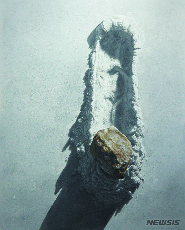 [서울=뉴시스]2022화랑미술제에 출품한 윤위동 작가 그림. Monologue 357, 2021, Acrylic, sand on canvas, 162.2 x 130.3 cm. 사진=갤러리반디트라소 제공.