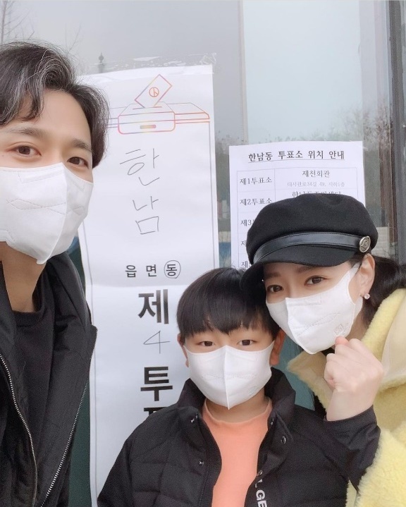 [서울=뉴시스]뮤지컬배우 김소현, 손준호. (사진=김소현 인스타그램 사진 캡처) 2022.03.09. photo@newsis.com *재판매 및 DB 금지