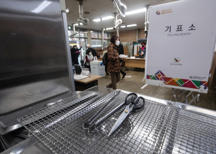 제20대 대통령선거 당시 투표소가 마련된 경기도 광명시 소하동의 한 음식점. (사진=뉴시스DB) photo@newsis..com *재판매 및 DB 금지