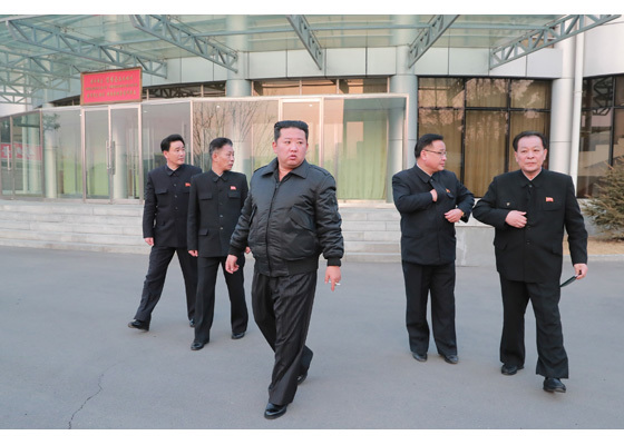 [서울=뉴시스]김정은, 국가우주개발국 현지지도. 2022.03.10. (사진=노동신문 누리집 갈무리) *재판매 및 DB 금지