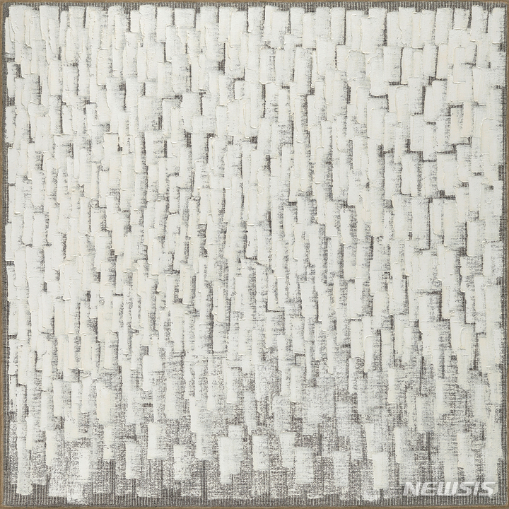 [서울=뉴시스]하종현, 'Conjunction 21-73', 2021, Oil on hemp cloth, 180 x 180 cm, Courtesy of the artist and Kukje Gallery 사진 안천호, 국제갤러리 제공.