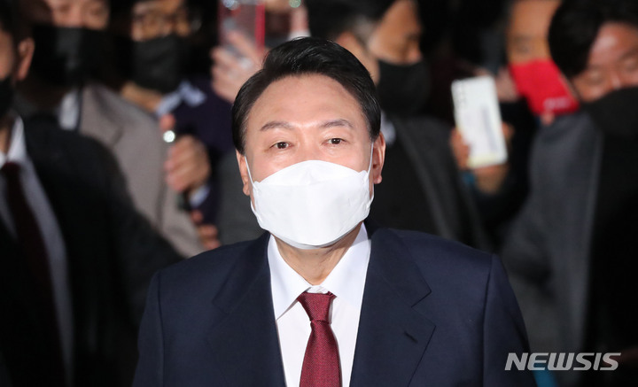 [서울=뉴시스] 백동현 기자 = 윤석열 제20대 대통령선거 당선인. (공동취재사진) 2022.03.10. photo@newsis.com