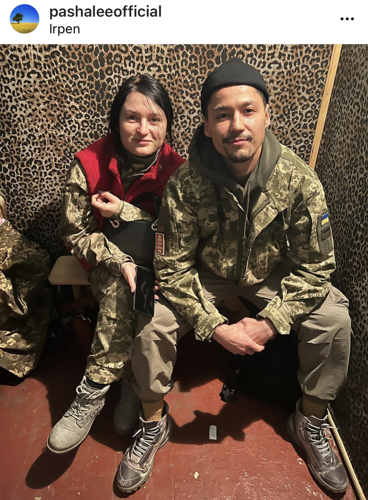 [서울=뉴시스] 한국계 우크라이나 배우 파샤 리(오른쪽). *재판매 및 DB 금지