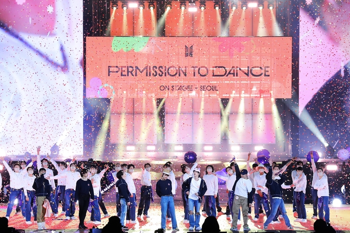 [서울=뉴시스] 방탄소년단_BTS PERMISSION TO DANCE ON STAGE - SEOUL_단체(4). 2022.03.14. (사진 = 빅히트뮤직 제공) photo@newsis.com *재판매 및 DB 금지