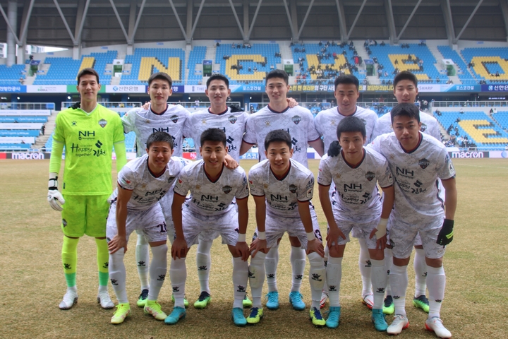  *재판매 및 DB 금지