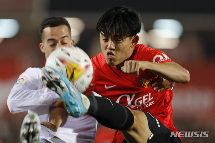 [마요르카=AP/뉴시스] 구보 다케후사(오른쪽). 2022.07.17.