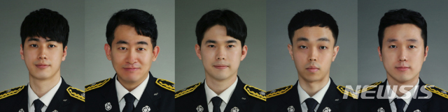[세종=뉴시스] 제27기 소방간부후보생 수상자들. 최우수 성적을 거둬 대통령상을 받는 노태영(29) 소방위, 국무총리상을 받은 한상훈(35) 소방위, 행정안전부 장관상을 받은 성기훈(25) 소방위, 소방청장상을 받은 조재현(31) 소방위, 중앙소방학교장상을 받은 박정기(27) 소방위(사진 왼쪽부터). (사진= 소방청 제공) 2022.03.16. 