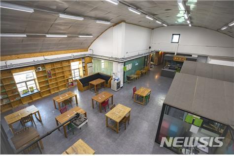 [서울=뉴시스]은평구 사회적경제허브센터 내부 모습. (사진=은평구 제공). 2022.03.16. photo@newsis.com