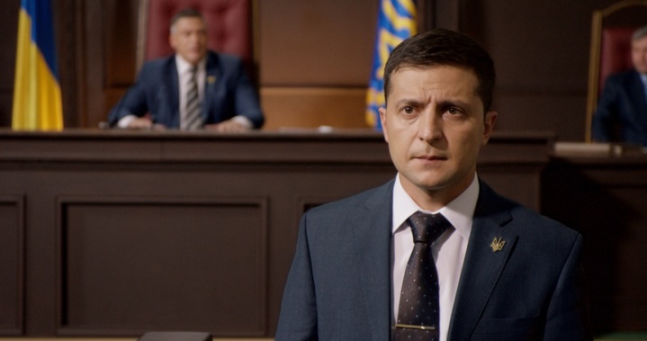 [서울=뉴시스] 볼로디미르 젤렌스키 우크라이나 대통령이 배우 시절 출연한 작품 '국민의 종' 스틸컷. (출처 : 넷플릭스 트위터 화면 캡처) 2022.03.17. *재판매 및 DB 금지