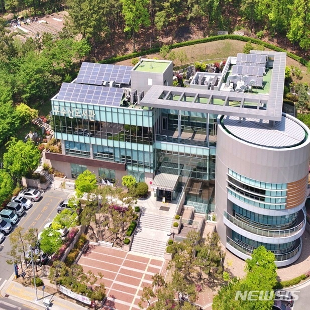 [대구=뉴시스] 이지연 기자 = 대구 북구 구수산도서관 전경. 2022.03.18. photo@newsis.com