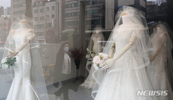 '깜깜이 스드메 방지법' 손 보나…성평등부 "규제 타당성 필요" 공청회