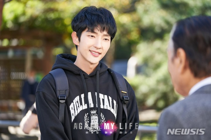 [서울=뉴시스] 이준기. 2022.03.19. (사진 = SBS '어게인 마이 라이프' 홈페이지) photo@newsis.com*재판매 및 DB 금지